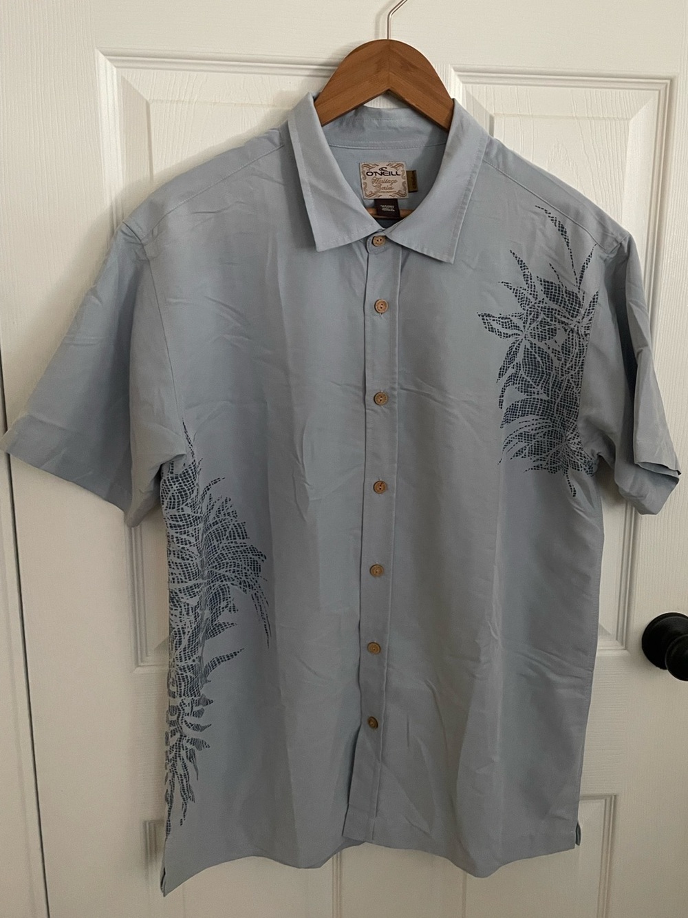 NWOT O'Neill Heritage Series Light Blue Embroidered Resort Camp Shirt XL